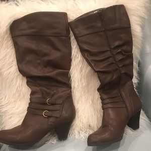 Brown , short heeled Quality boots 🤗